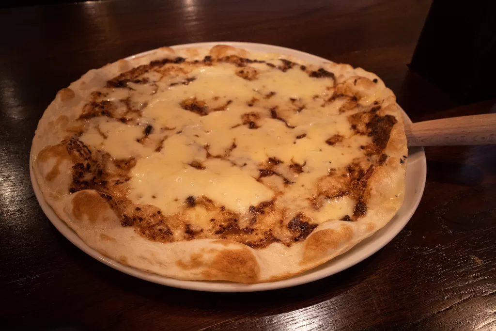 浜納豆のピザ